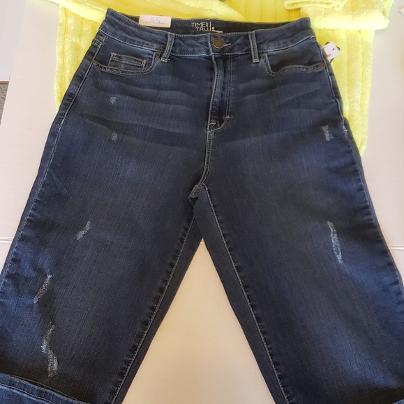 NWT women's jeans, size 6 straight leg, pants - Picture 3 of 5